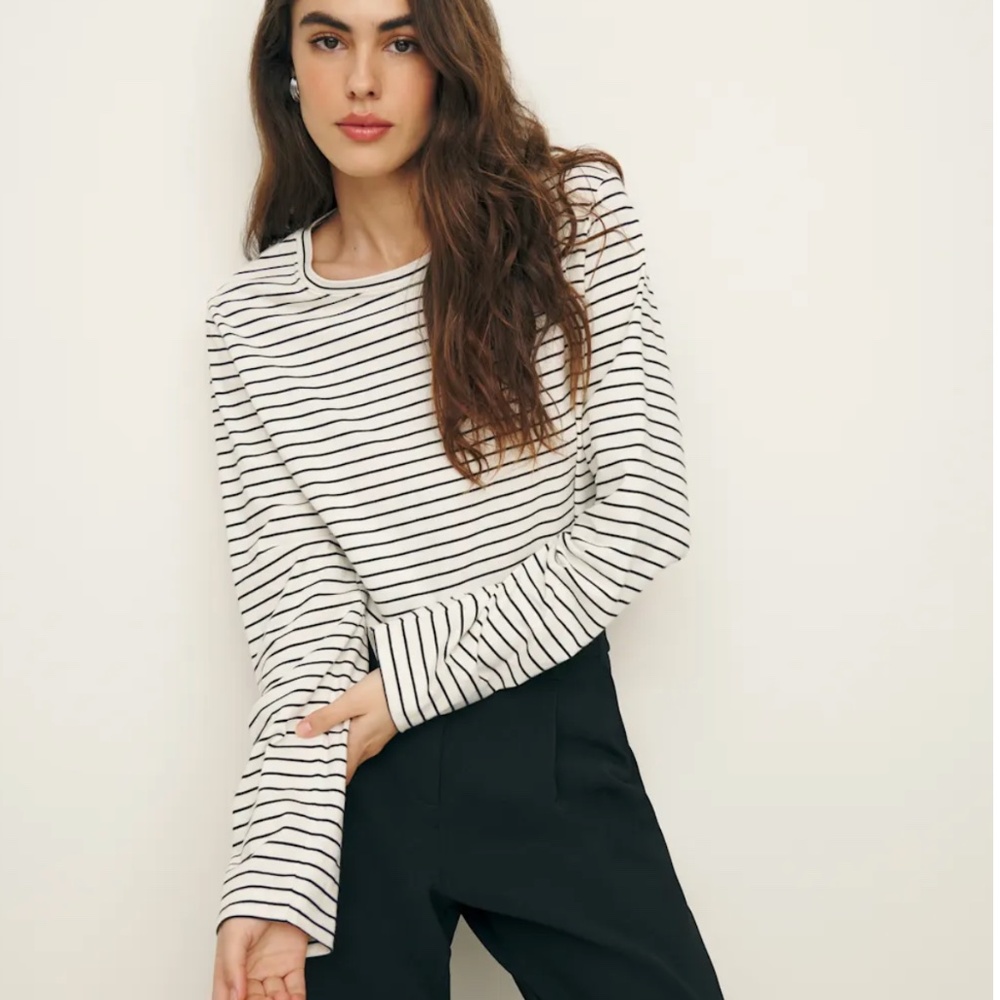 LAST CHANCE donating 01.25. Reformation Becca Relaxed Long Sleeve Cropped Tee